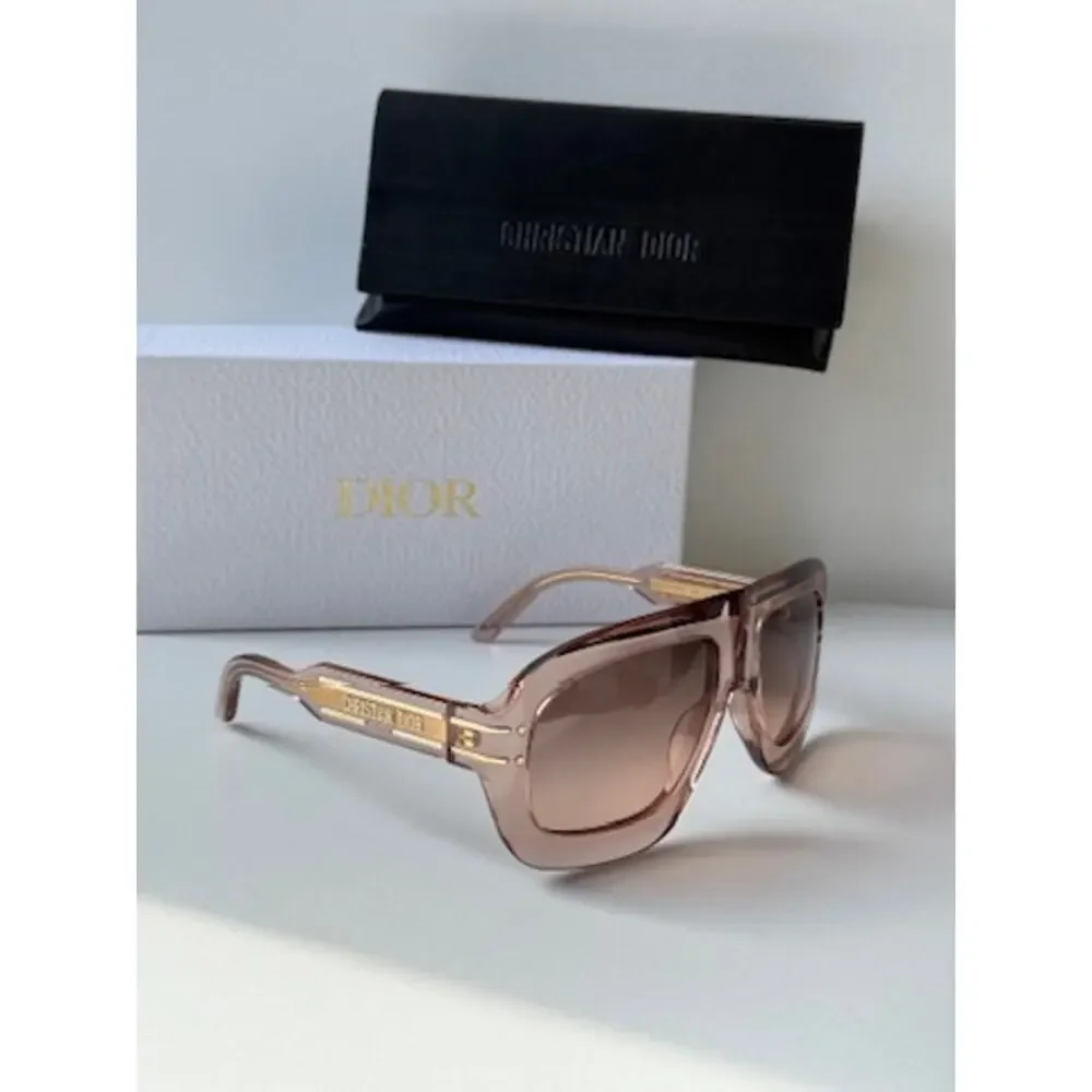 NEW Dior Signature M1U Mask Sunglasses in Pink Transparent - Picture 4 of 8